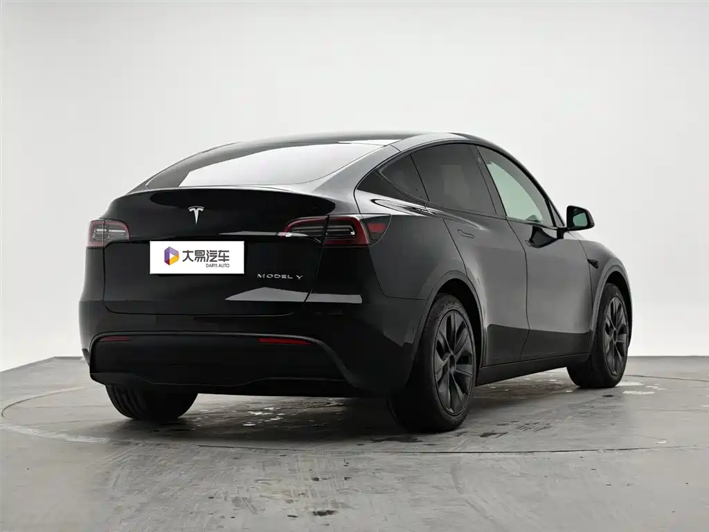 Tesla Model Y 2023 — фото 3
