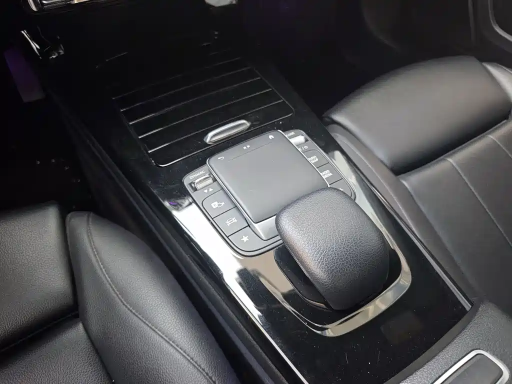 Mercedes-Benz A-Class 2022 — фото 18