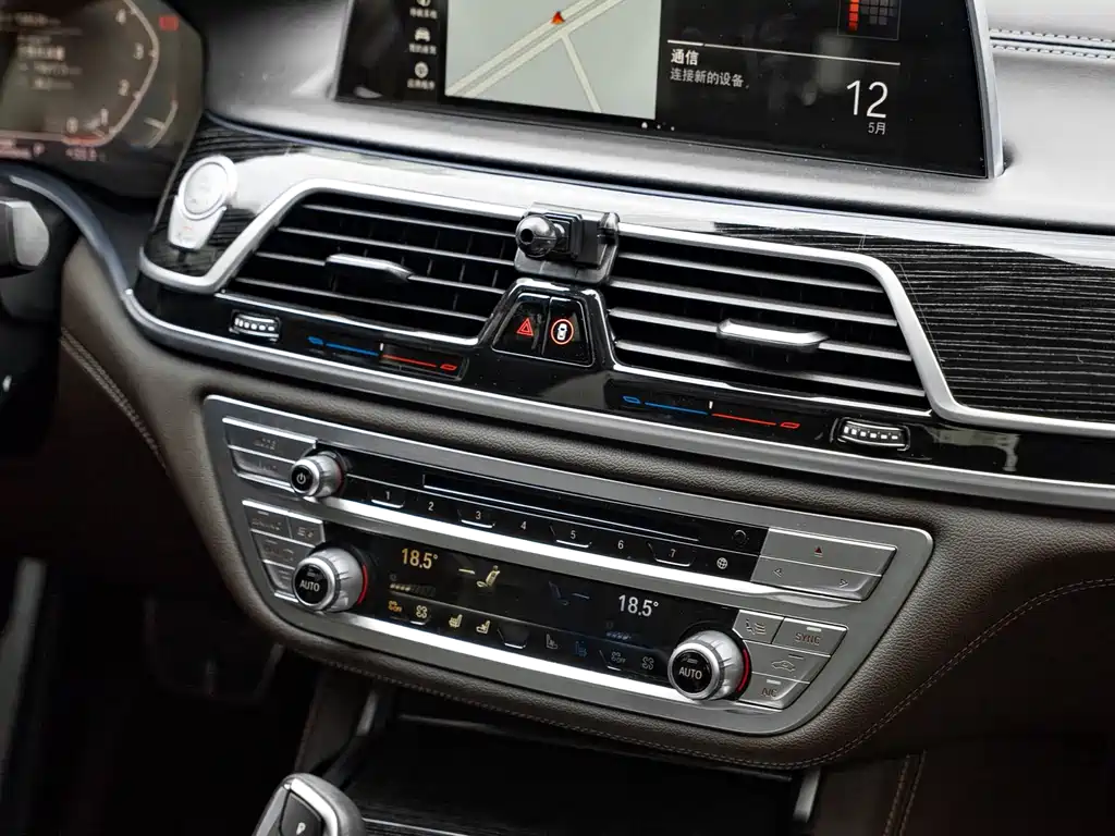 BMW 7 Series 2019 — фото 10