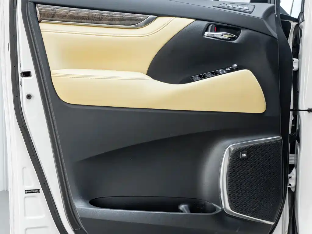 Toyota Vellfire 2021 — фото 20
