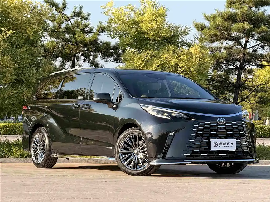Toyota Granvia 2024
