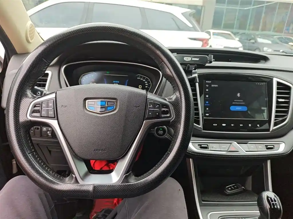 Geely Vision X6 2018 — фото 10
