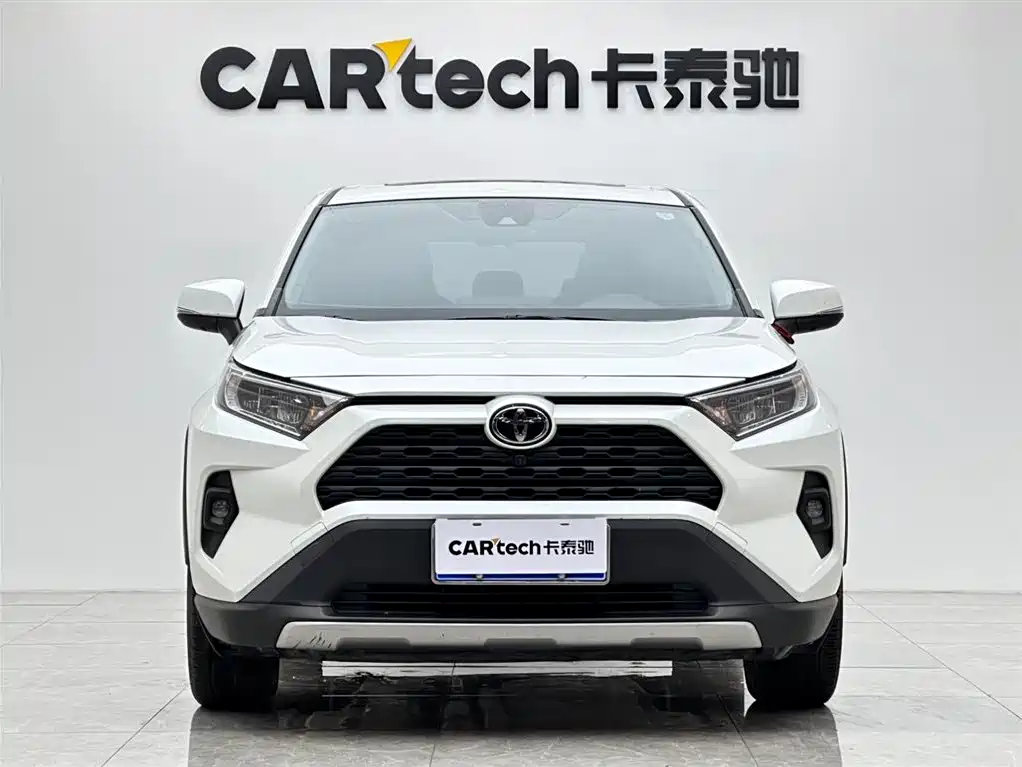 Toyota RAV4 2023 — фото 7