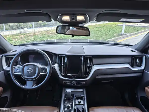 Volvo XC60 2022
