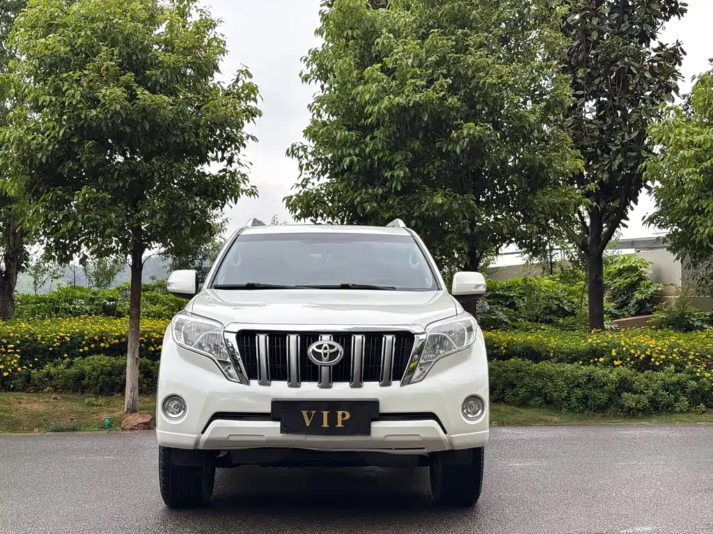 Toyota Prado 2015 — фото 2