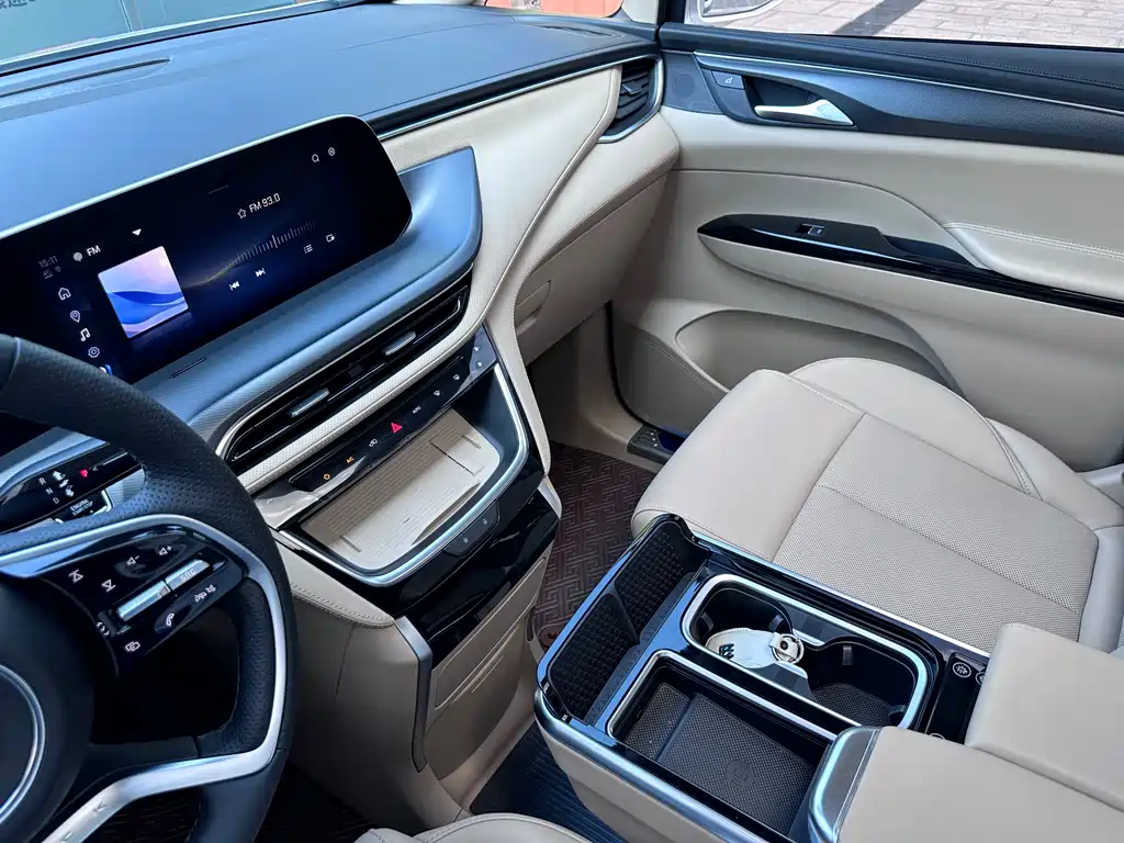 Buick GL8 Hybrid 2025 — фото 7
