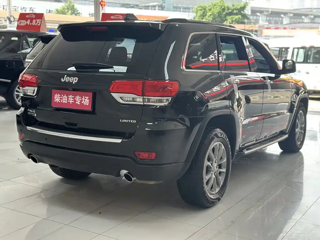 Jeep Grand Cherokee 2016 — фото 6