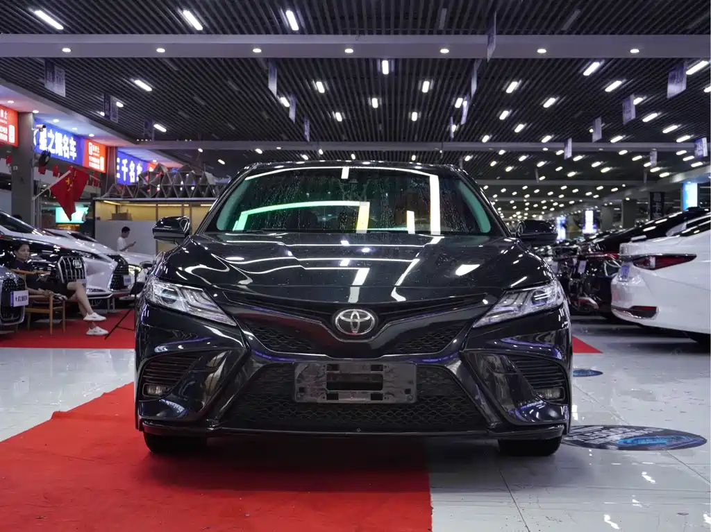 Toyota Camry 2020 — фото 6