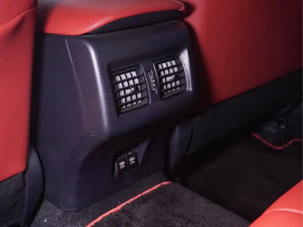 Toyota Camry 2020 — фото 13
