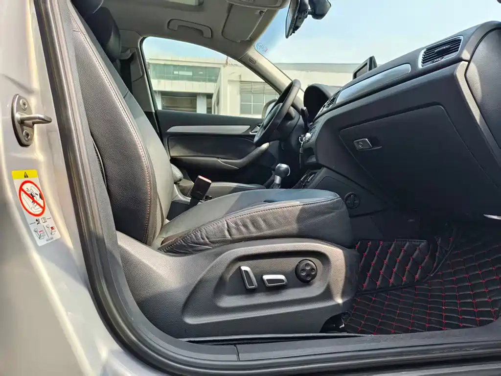 Audi Q3 2018 — фото 13