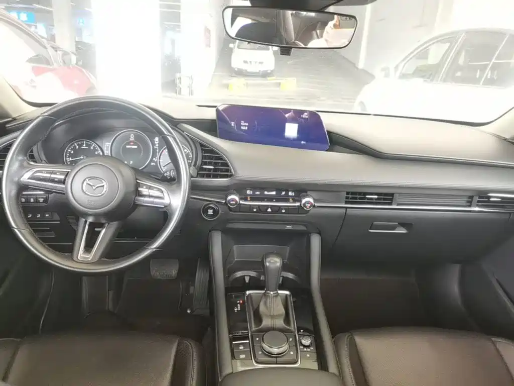 Mazda 3 Axela 2023 — фото 10