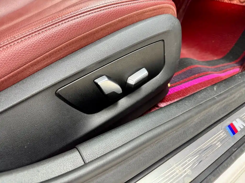 BMW 5 Series 2019 — фото 15