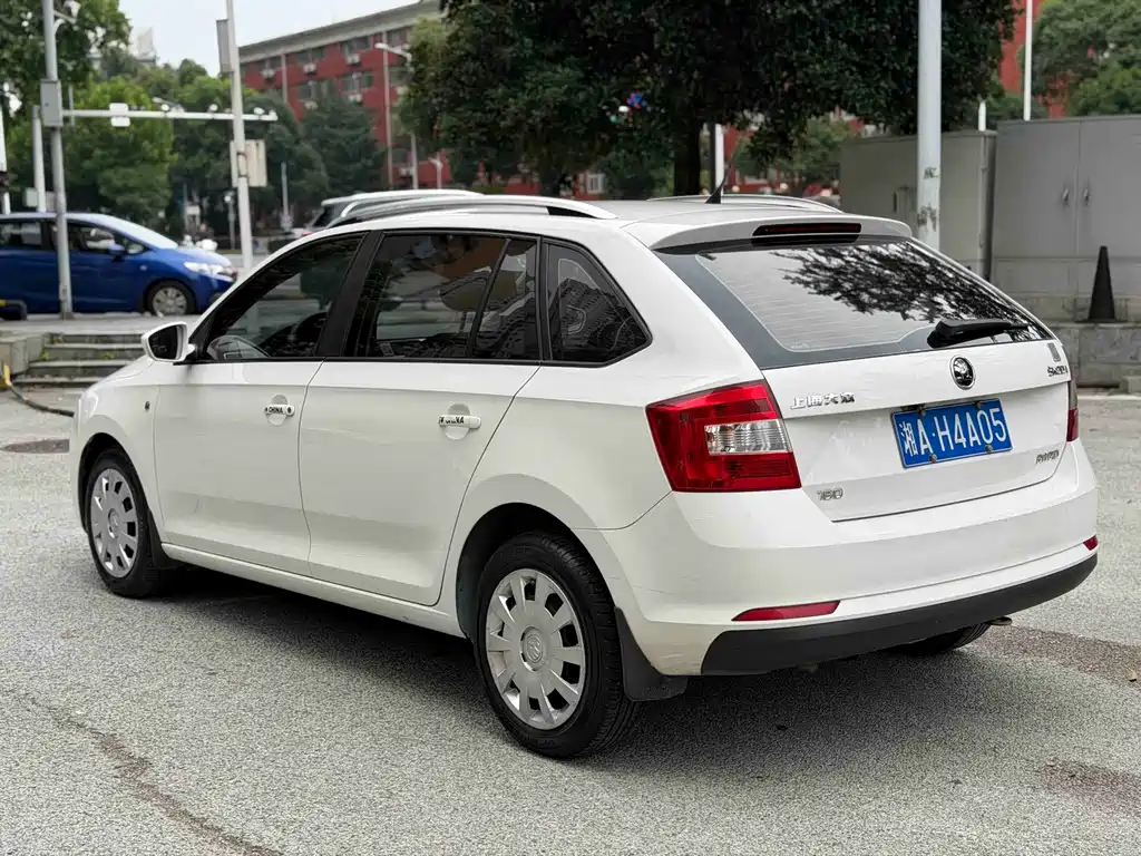 Skoda Rapid Spaceback 2016
