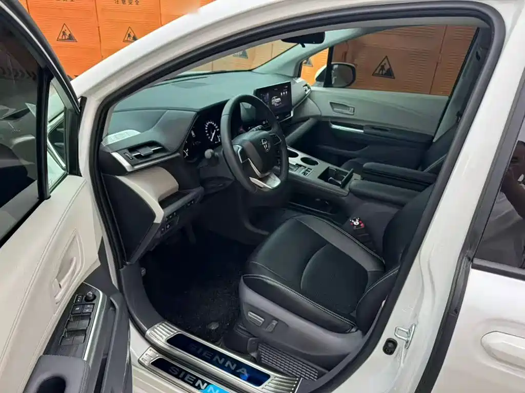 Toyota Sienna 2026 — фото 10
