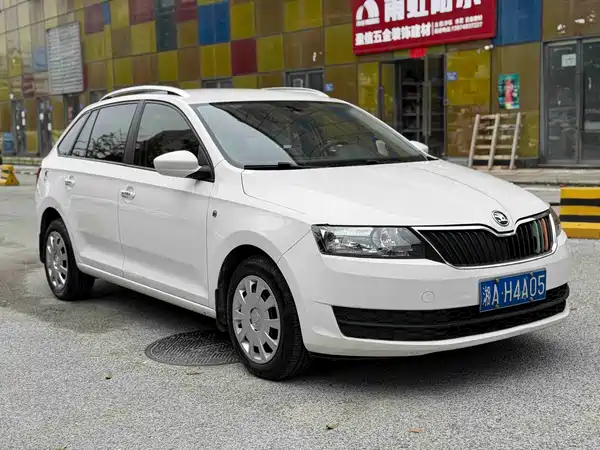 Skoda Rapid Spaceback 2016