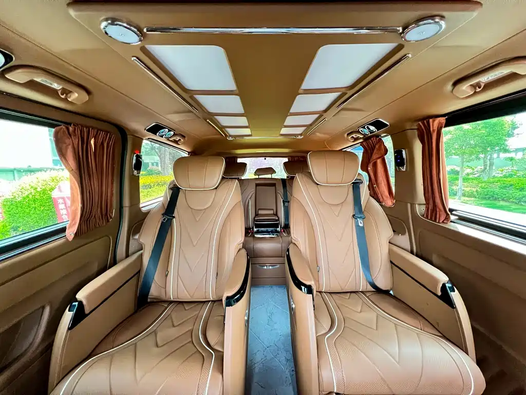 Mercedes-Benz Vito 2023 — фото 16
