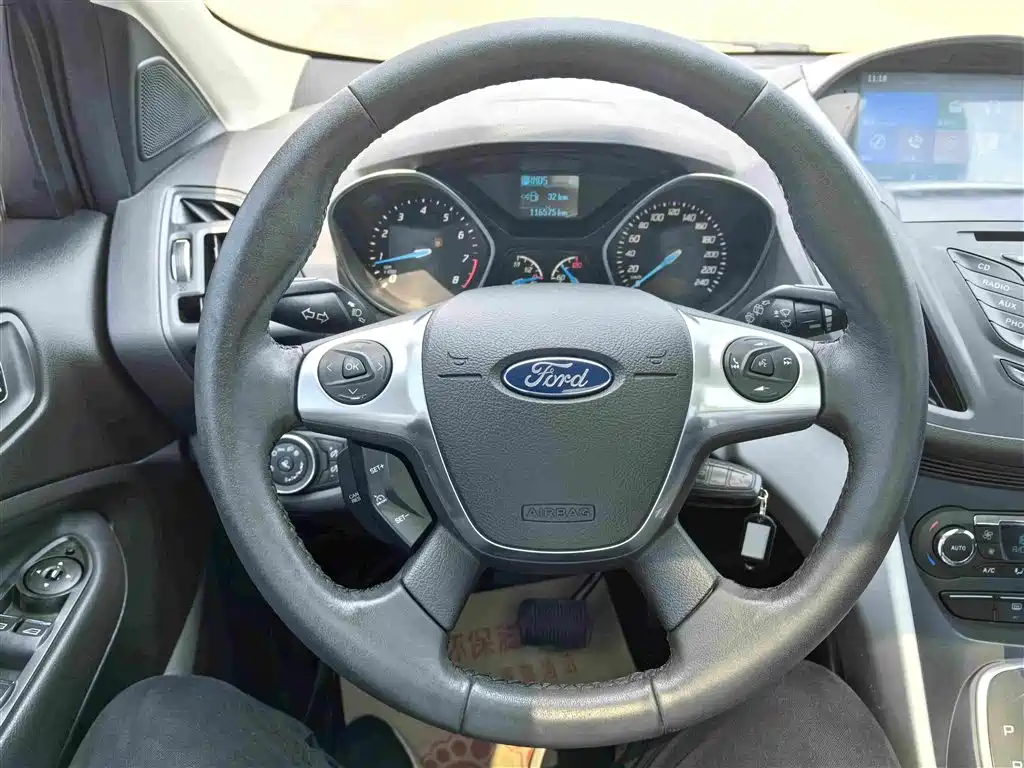 Ford Kuga 2015 — фото 18