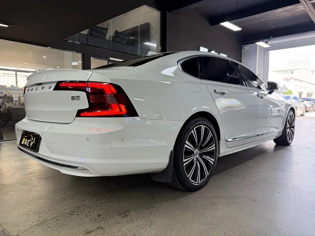 Volvo S90 2021 — фото 13