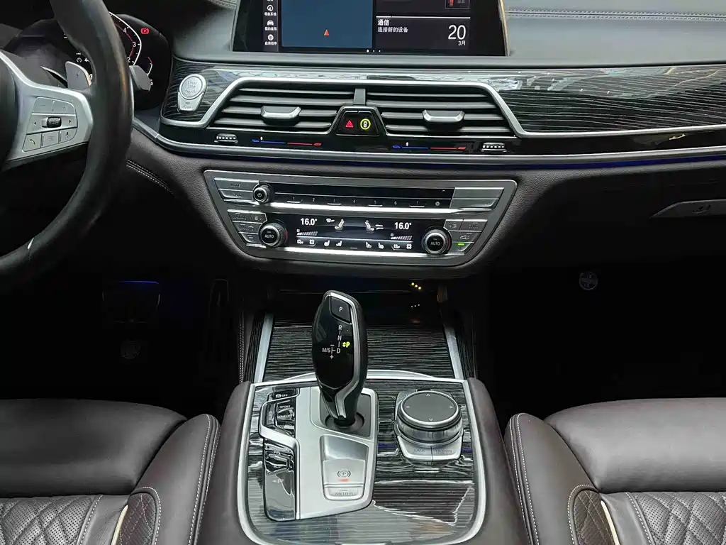BMW 7 Series 2022 — фото 14