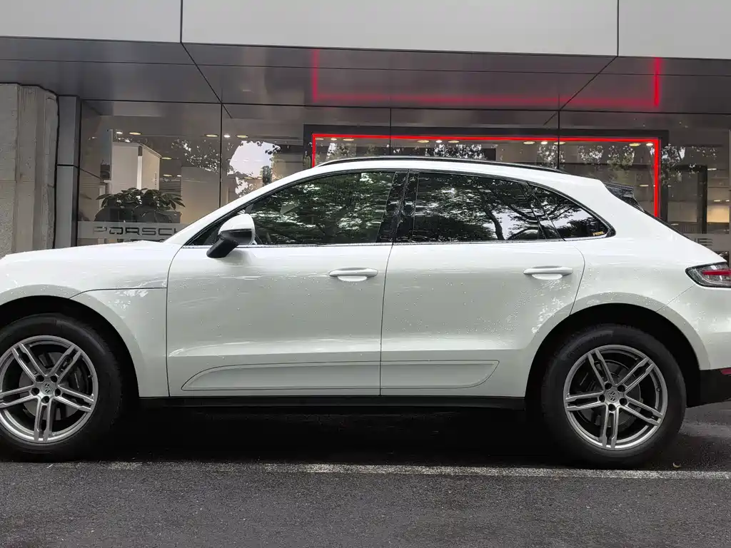 Porsche Macan 2021
