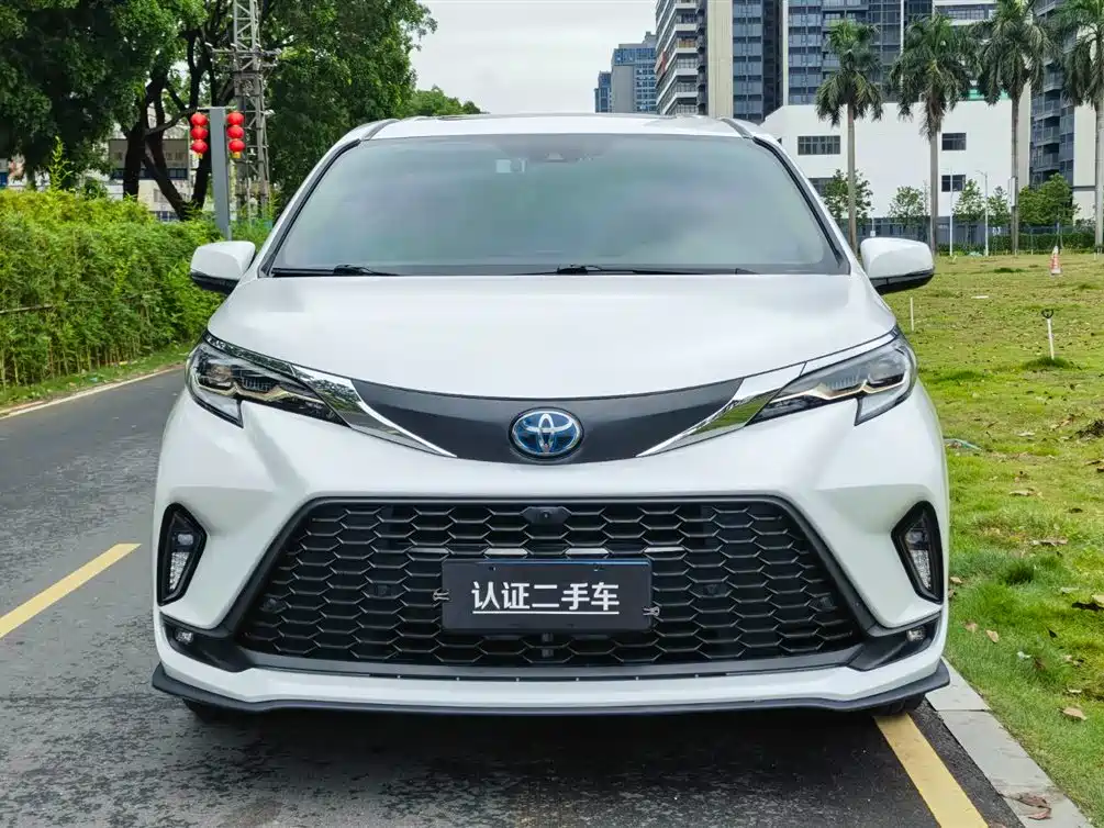 Toyota Granvia 2024