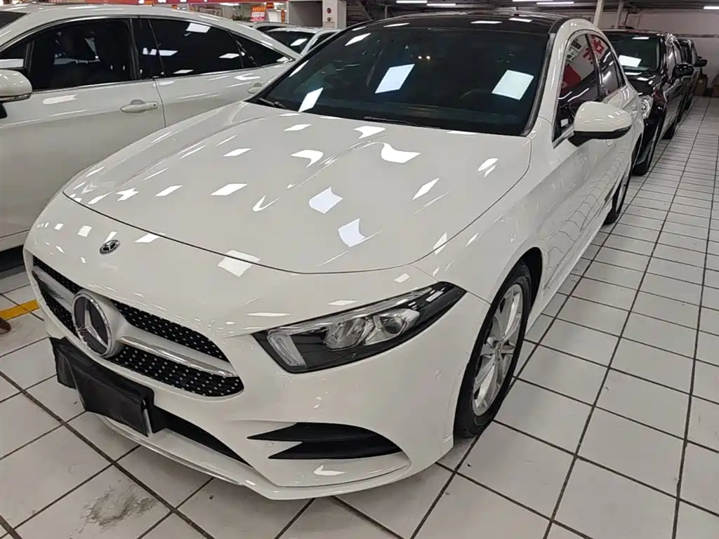 Mercedes-Benz A-Class 2019 — фото 2