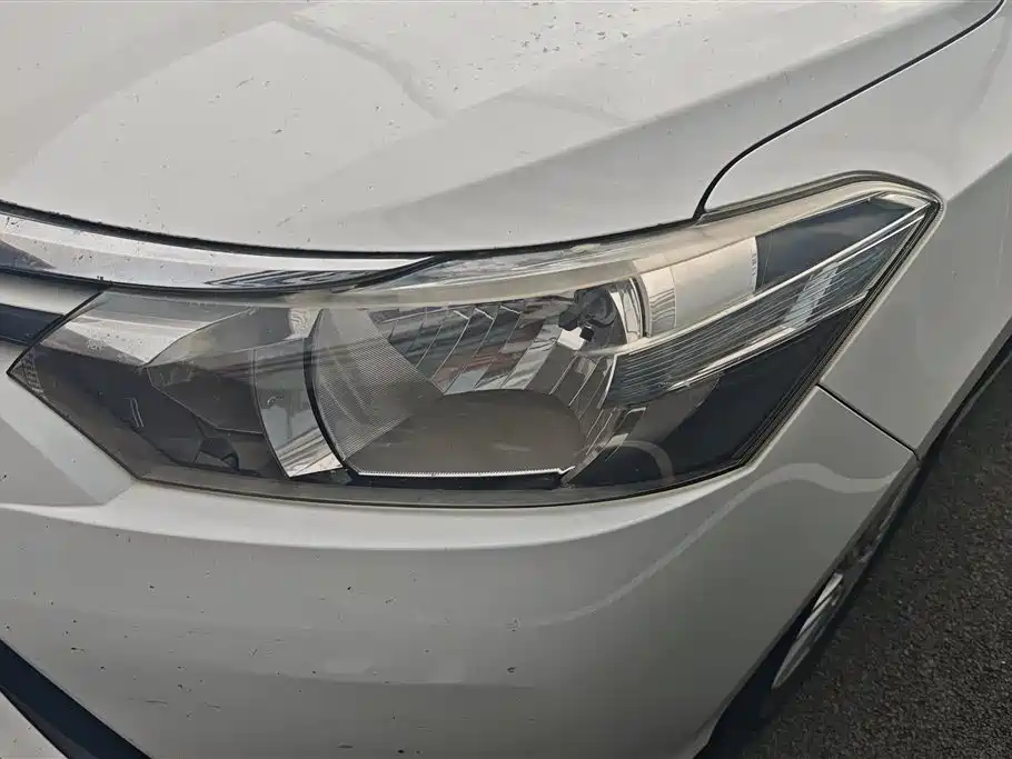 Toyota Vios 2015 — фото 5