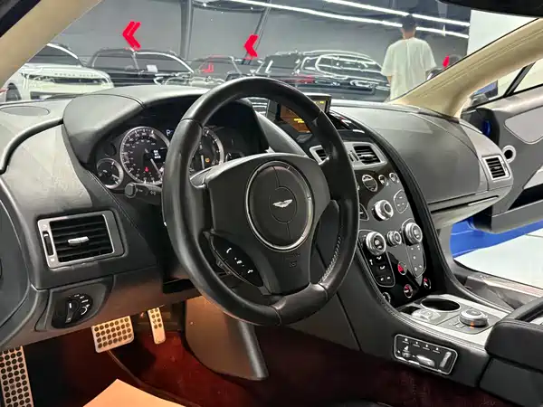 Aston Martin Rapide 2015