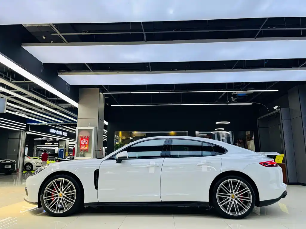 Porsche Panamera 2017 — фото 4