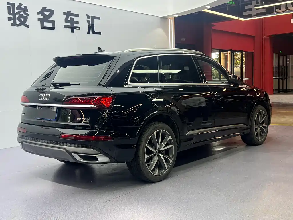 Audi Q7 2023 — фото 17