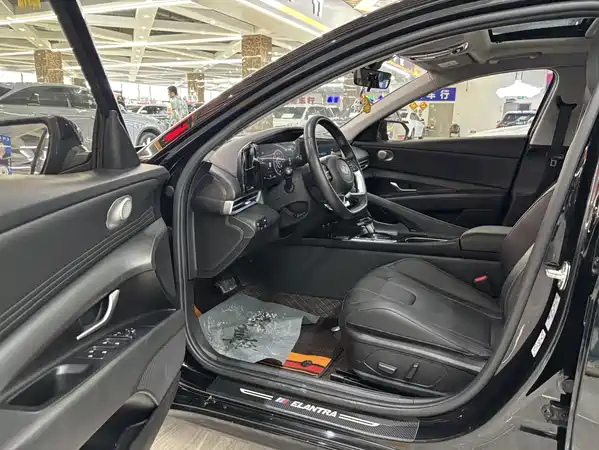 Hyundai Elantra 2022