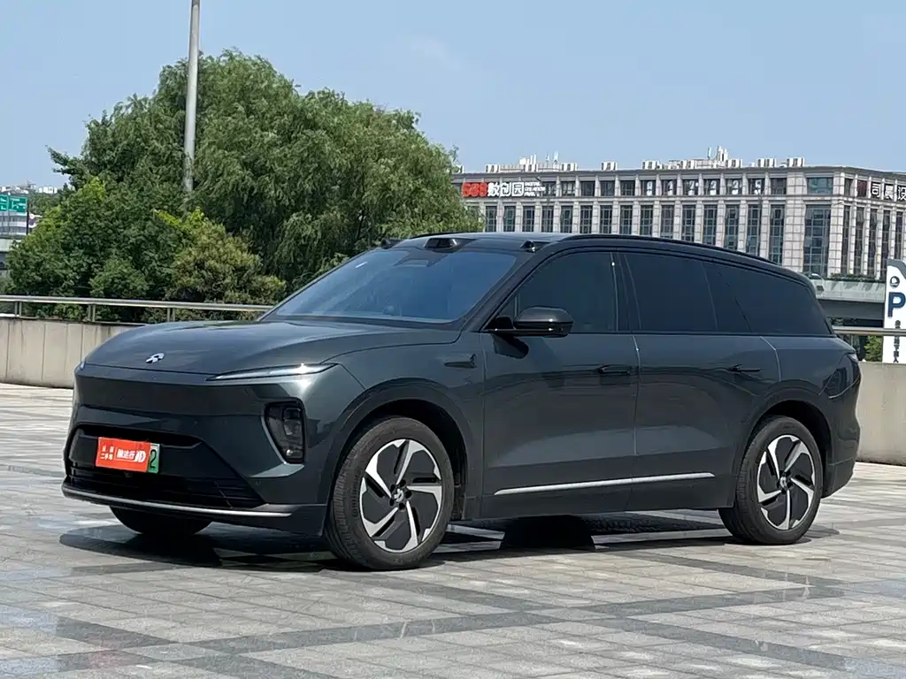 NIO ES8 2023