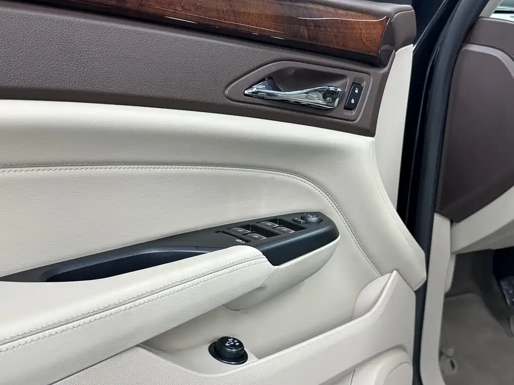 Cadillac SRX 2016 — фото 14