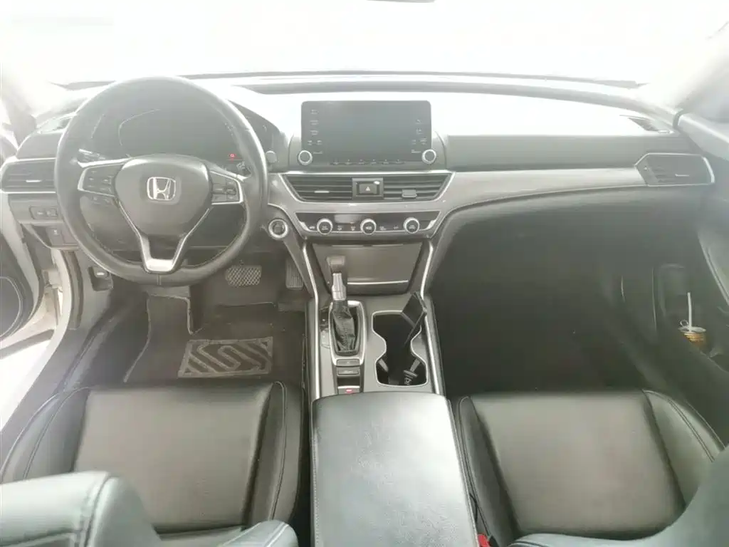 Honda Accord 2018 — фото 16