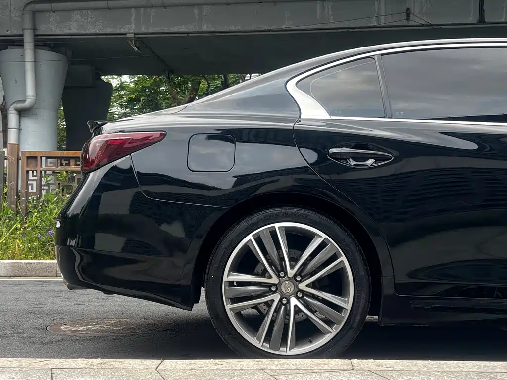 Infiniti Q50L 2015 — фото 8