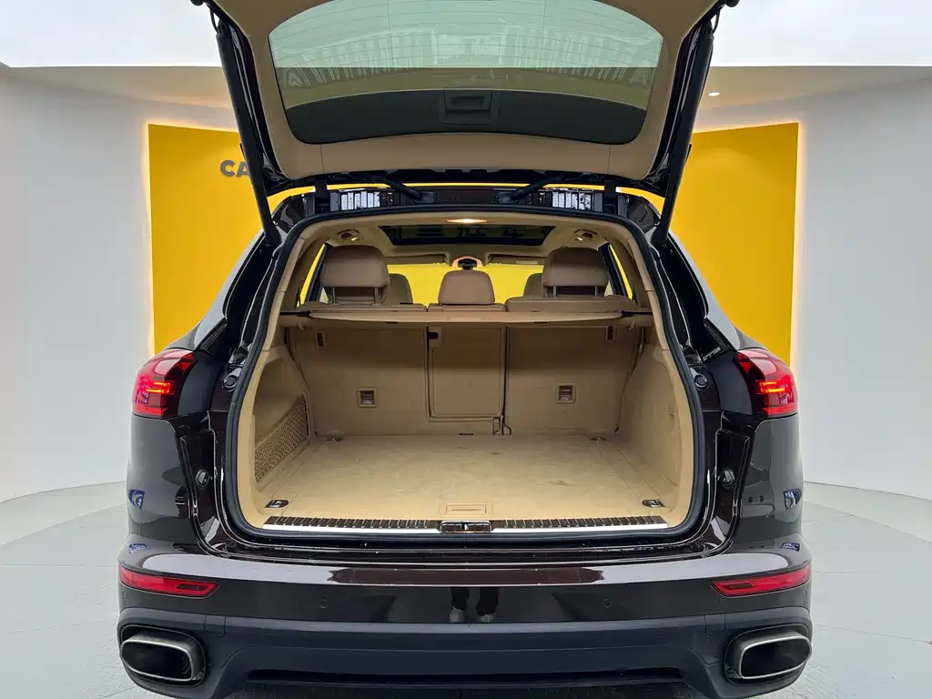 Porsche Cayenne 2016 — фото 27