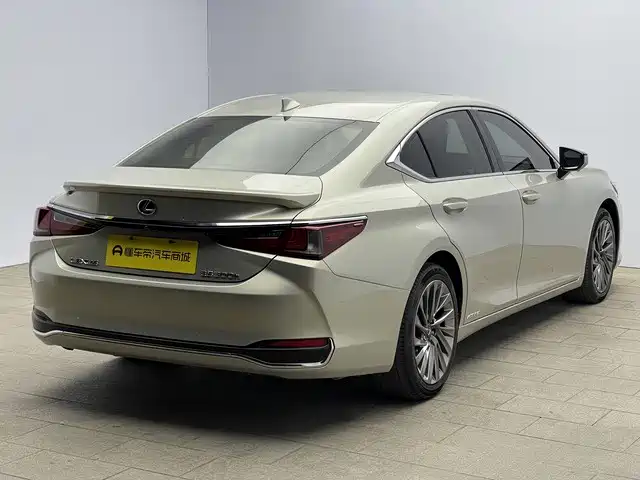 Lexus ES 2020 — фото 4