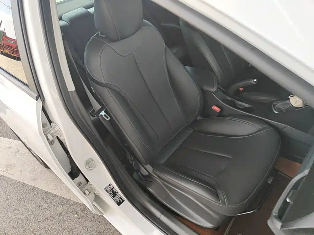 Buick Excelle GT 2018 — фото 25