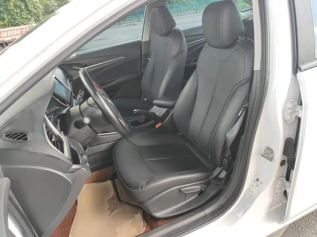 Buick Excelle GT 2018 — фото 15