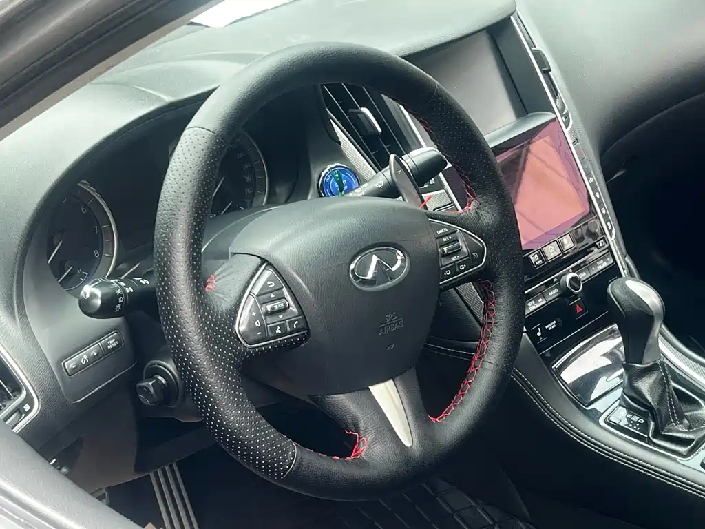 Infiniti Q50L 2015 — фото 17