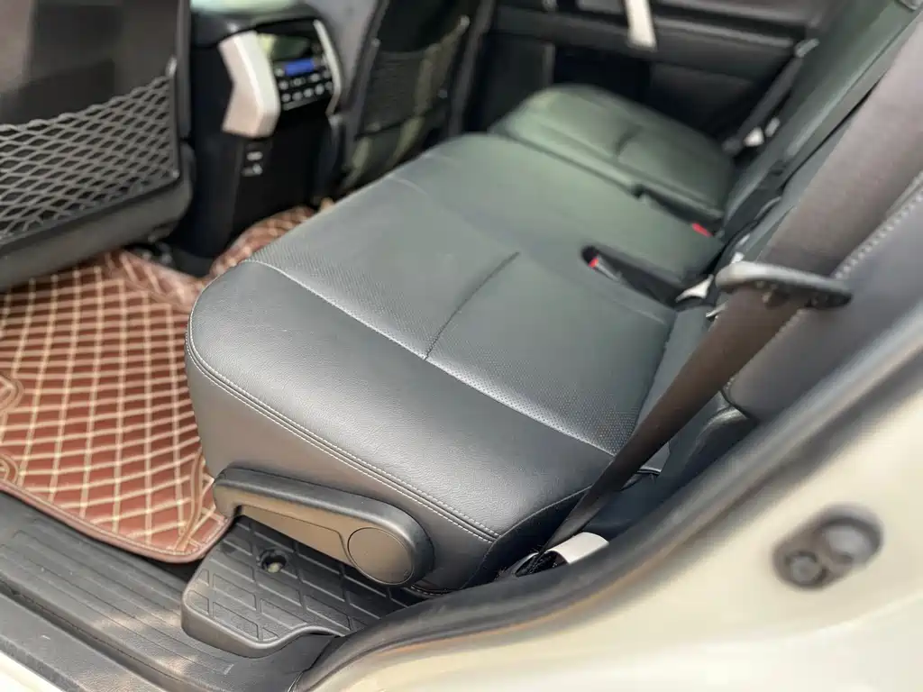 Toyota Prado 2019 — фото 16