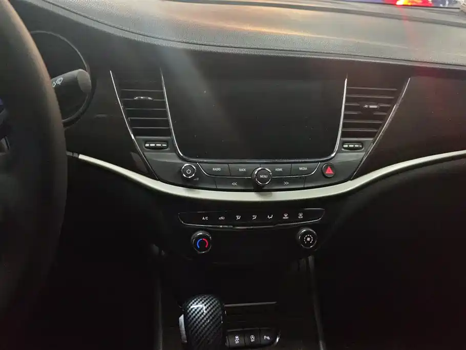 Buick Verano 2018 — фото 13