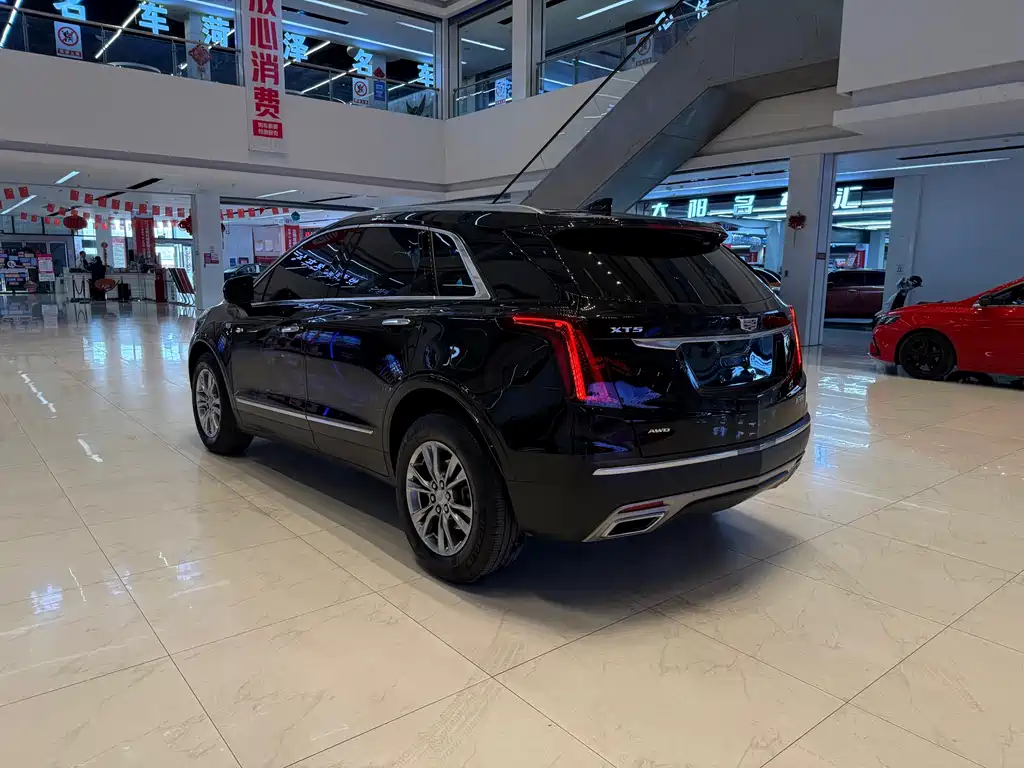 Cadillac XT5 2021 — фото 3