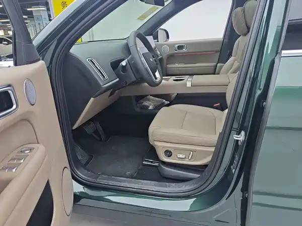 Li Auto L6 2026