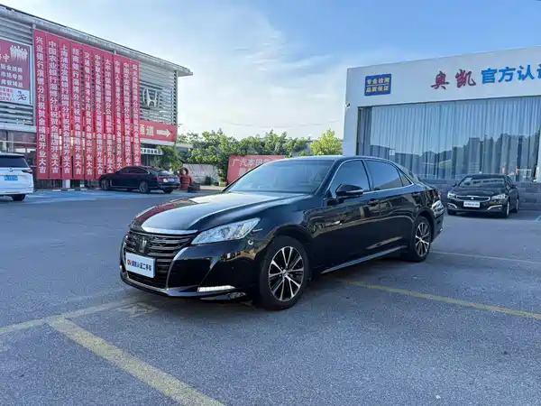 Toyota Crown 2018