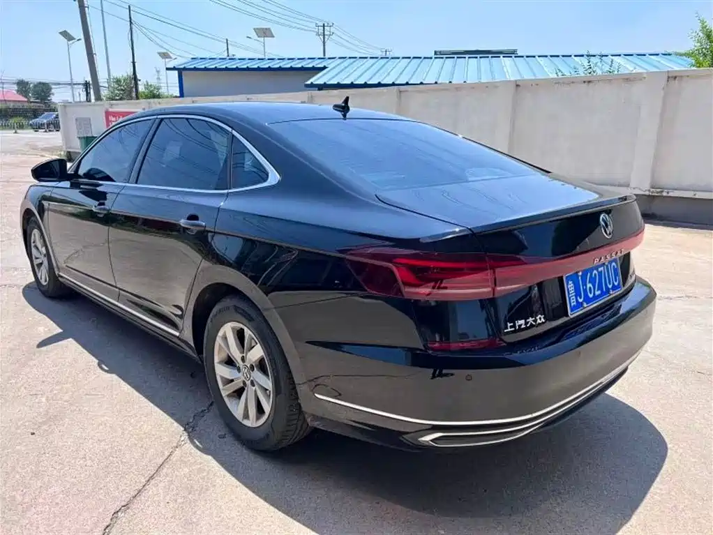 Volkswagen Passat 2023 — фото 4