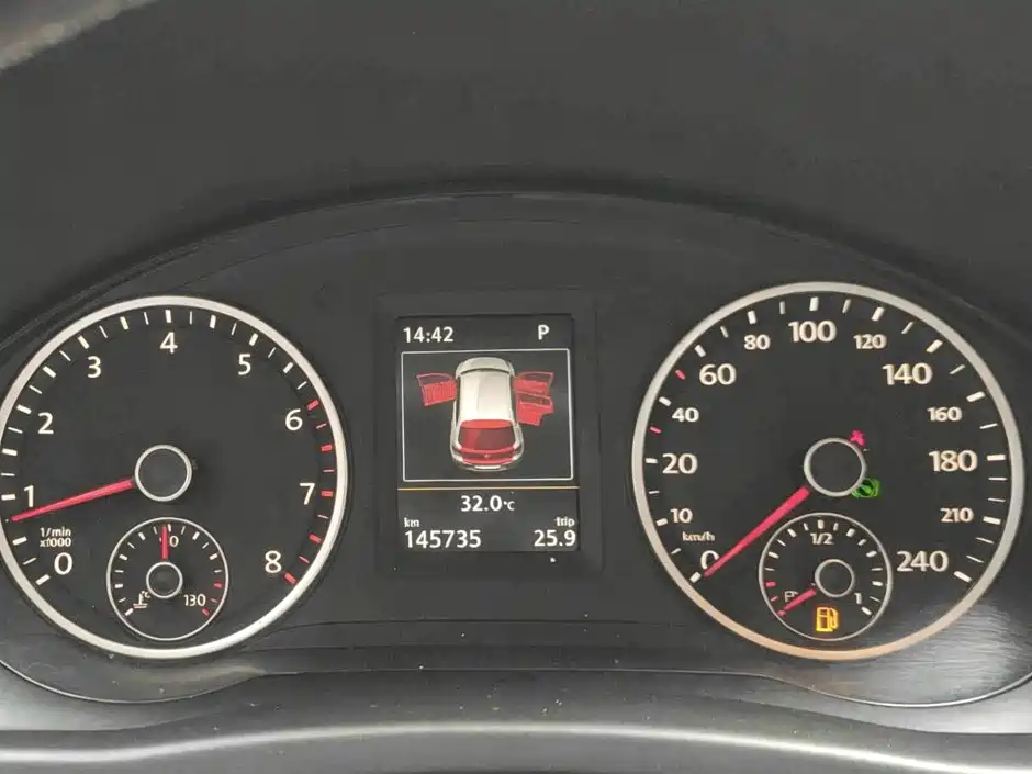 Volkswagen Tiguan 2015 — фото 12