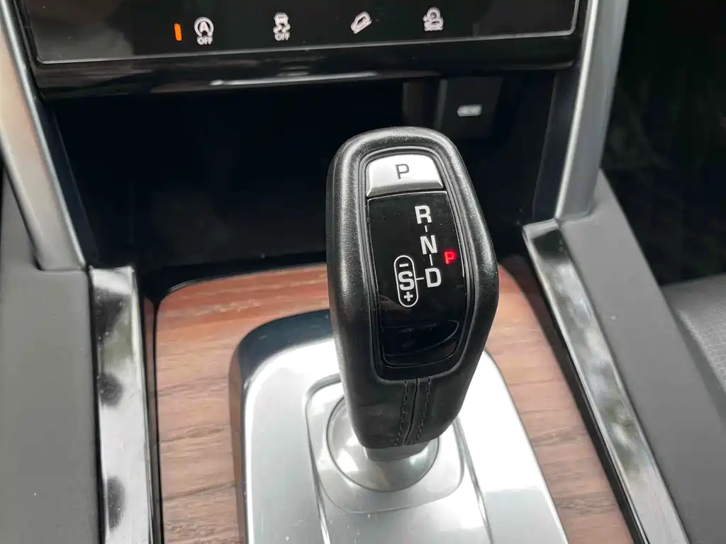 Land Rover Discovery Sport 2020 — фото 15