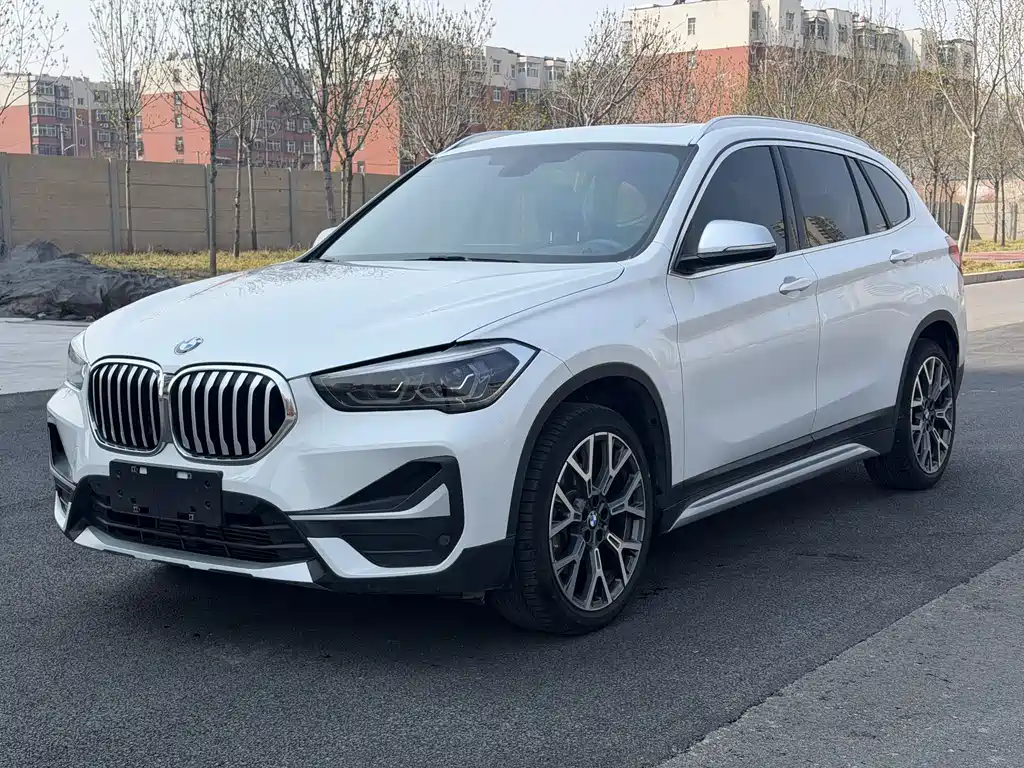 BMW X1 2021 — фото 1