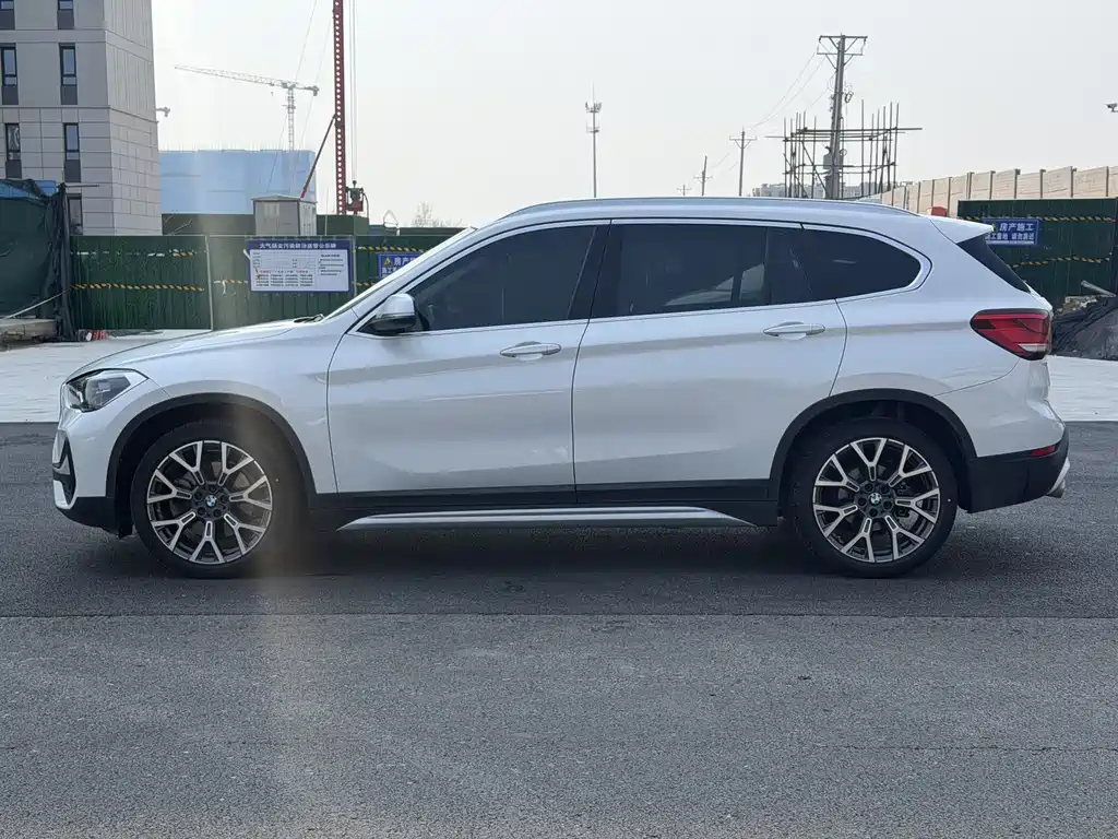 BMW X1 2021 — фото 4